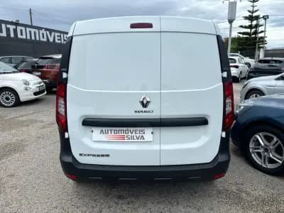 Sell Renault Express 2021 - 13990 EUR, 106000 km - AUTO.MOTO.pt