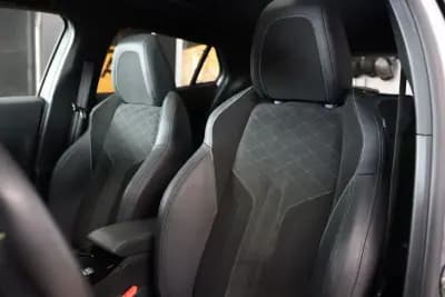 Vendo Peugeot 2008 2021 - 23900 EUR, 30000 km - AUTO.MOTO.pt