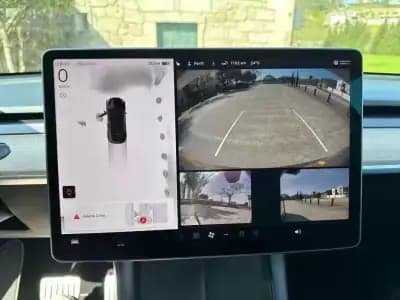 Vendo Tesla Model Y 2022 - 39999 EUR, 101000 km - AUTO.MOTO.pt