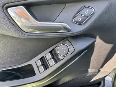 Sell Ford Fiesta 2019 - 12990 EUR, 111400 km - AUTO.MOTO.pt