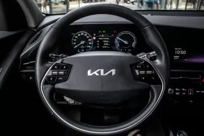 Vendo Kia Niro EV 2023 - 27990 EUR, 42094 km - AUTO.MOTO.pt