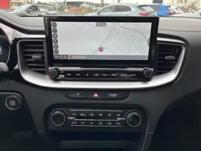 Sell Kia XCeed 2025 - 29750 EUR, 1000 km - AUTO.MOTO.pt