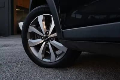 Sell Kia Stonic 2022 - 13999 EUR, 93000 km - AUTO.MOTO.pt