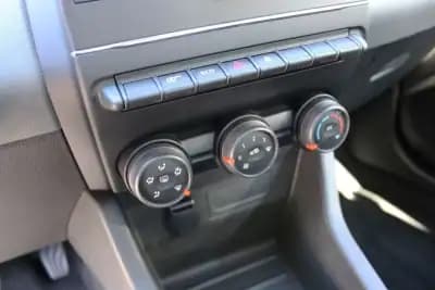 Vendo Renault Clio 2020 - 13900 EUR, 141315 km - AUTO.MOTO.pt