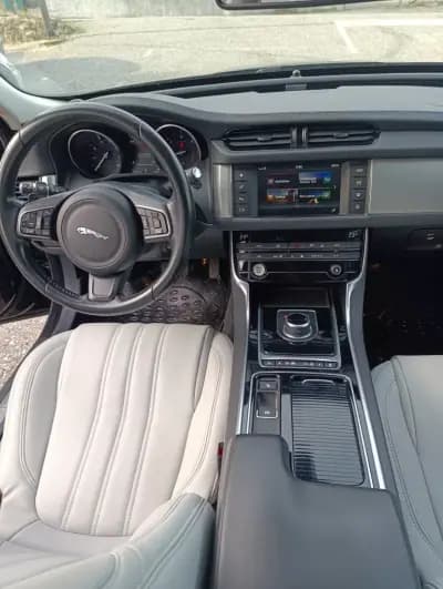 Sell Jaguar XF 2017 - 19900 EUR, 173000 km - AUTO.MOTO.pt