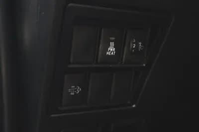 Sell Toyota Hilux 2023 - 44900 EUR, 17280 km - AUTO.MOTO.pt