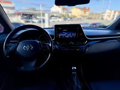 Vendo Toyota C-HR 2019 - 23950 EUR, 95000 km - AUTO.MOTO.pt
