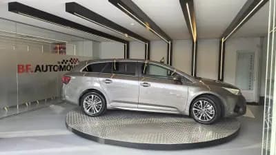 Vendo Toyota Avensis Touring Sports 2016 - 14900 EUR, 212217 km - AUTO.MOTO.pt