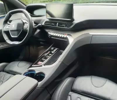 Vendo Peugeot 3008 2023 - 28890 EUR, 27600 km - AUTO.MOTO.pt