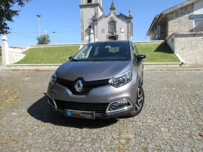 Vendo Renault Captur 2016 - 12990 EUR, 148000 km - AUTO.MOTO.pt
