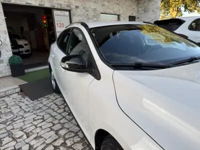 Sell Volvo V40 Cross Country 2014 - 13500 EUR, 149000 km - AUTO.MOTO.pt