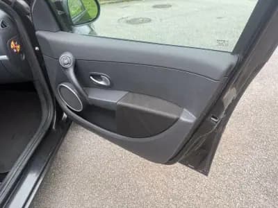 Sell Renault Clio Break 2009 - 5450 EUR, 202000 km - AUTO.MOTO.pt