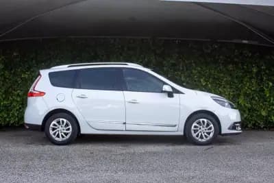 Vendo Renault Grand Scénic 2015 - 12900 EUR, 119300 km - AUTO.MOTO.pt