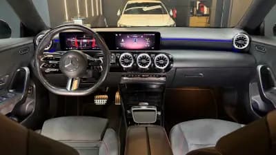 Vendo Mercedes-Benz CLA 180 2023 - 34970 EUR, 70000 km - AUTO.MOTO.pt