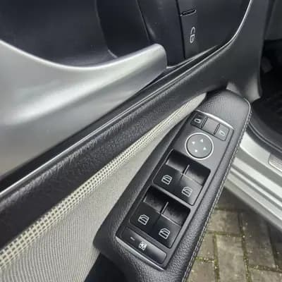 Vendo Mercedes-Benz A 160 2014 - 12950 EUR, 285717 km - AUTO.MOTO.pt