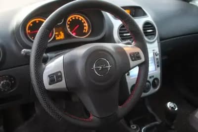 Vendo Opel Corsa 2007 - 5900 EUR, 98000 km - AUTO.MOTO.pt