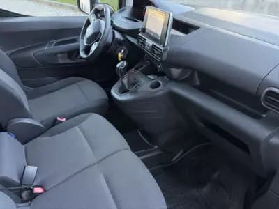 Sell Peugeot Partner 2020 - 12500 EUR, 156592 km - AUTO.MOTO.pt