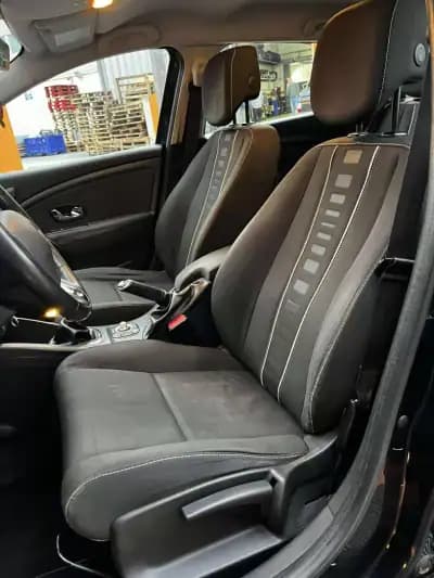 Sell Renault Mégane Sport Tourer 2013 - 4900 EUR, 257854 km - AUTO.MOTO.pt