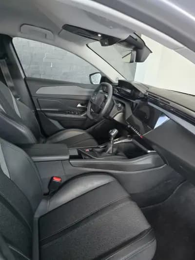 Vendo Peugeot 308 2022 - 22650 EUR, 61135 km - AUTO.MOTO.pt