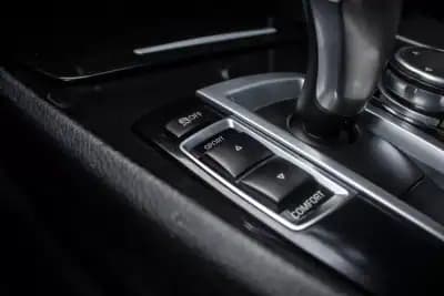 Vendo BMW 520 Gran Turismo 2015 - 19990 EUR, 183123 km - AUTO.MOTO.pt