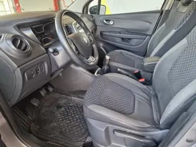 Vendo Renault Captur 2017 - 11750 EUR, 145000 km - AUTO.MOTO.pt