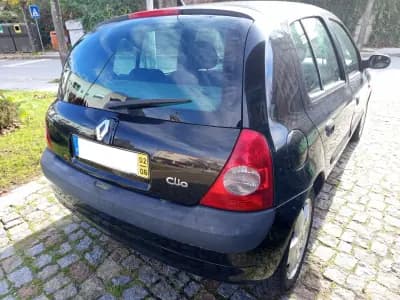 Sell Renault Clio 2002 - 2499 EUR, 222699 km - AUTO.MOTO.pt