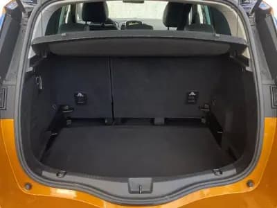 Vendo Renault Scénic 2019 - 16900 EUR, 71000 km - AUTO.MOTO.pt