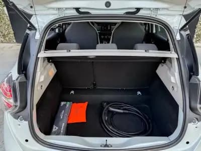 Vendo Renault Zoe 2021 - 16900 EUR, 23000 km - AUTO.MOTO.pt