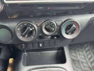 Sell Toyota Hilux 2018 - 25900 EUR, 240740 km - AUTO.MOTO.pt