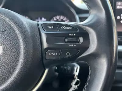 Sell Kia Stonic 2022 - 13750 EUR, 93000 km - AUTO.MOTO.pt