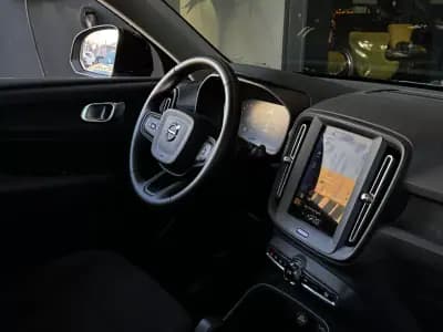 Sell Volvo XC 40 2023 - 33490 EUR, 72063 km - AUTO.MOTO.pt