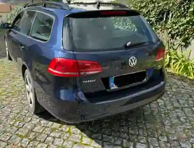 Vendo Volkswagen Passat Variant 2011 - 6890 EUR, 292700 km - AUTO.MOTO.pt