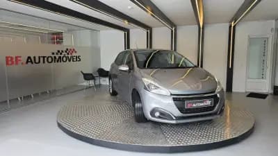 Sell Peugeot 208 2019 - 9900 EUR, 179951 km - AUTO.MOTO.pt