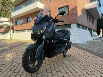 Sell Yamaha XMAX 2023 - 4250 EUR, 6000 km - AUTO.MOTO.pt