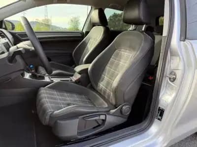 Vendo Volkswagen Golf 2016 - 16490 EUR, 148200 km - AUTO.MOTO.pt