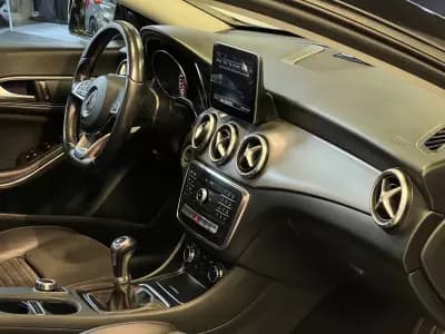 Vendo Mercedes-Benz CLA 200 2018 - 20990 EUR, 165000 km - AUTO.MOTO.pt