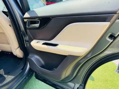 Sell Jaguar F-Pace 2017 - 24999 EUR, 78000 km - AUTO.MOTO.pt