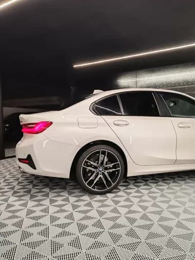 Vendo BMW 330e 2021 - 28750 EUR, 122142 km - AUTO.MOTO.pt