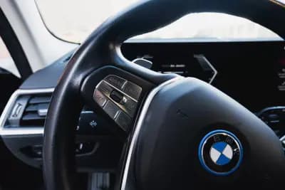 Vendo BMW 330 2022 - 30000 EUR, 154565 km - AUTO.MOTO.pt