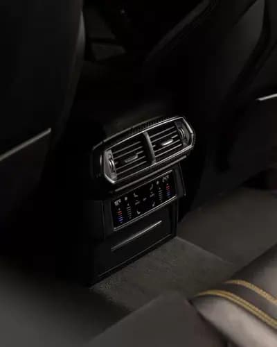 Vendo Lamborghini Urus 2020 - 305000 EUR, 104000 km - AUTO.MOTO.pt