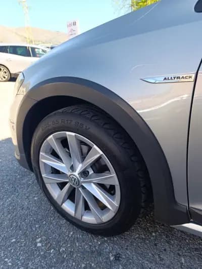 Sell Volkswagen Golf Variant 2017 - 15900 EUR, 173000 km - AUTO.MOTO.pt