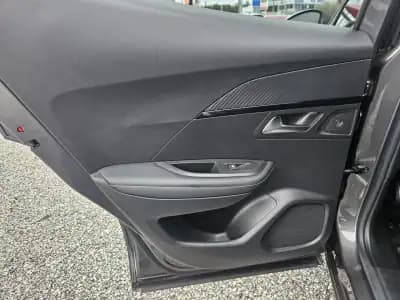 Sell Peugeot 2008 2021 - 19500 EUR, 61150 km - AUTO.MOTO.pt