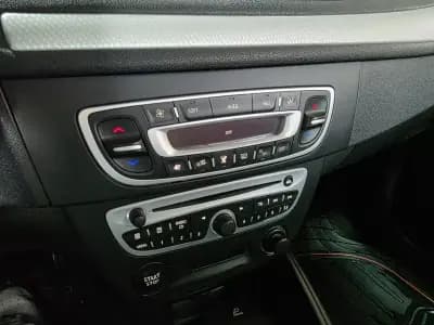 Vendo Renault Mégane Coupe 2011 - 7490 EUR, 258000 km - AUTO.MOTO.pt