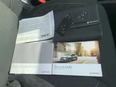 Vendo Renault Clio Sport Tourer 2019 - 13999 EUR, 127245 km - AUTO.MOTO.pt