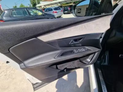 Vendo Peugeot 3008 2020 - 30499 EUR, 65405 km - AUTO.MOTO.pt