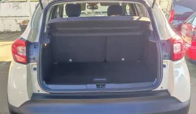 Vendo Renault Captur 2013 - 11990 EUR, 180000 km - AUTO.MOTO.pt