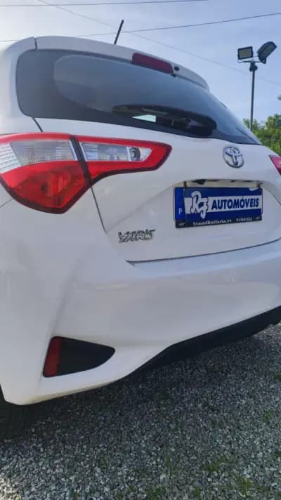 Vendo Toyota Yaris 2020 - 12579 EUR, 190178 km - AUTO.MOTO.pt
