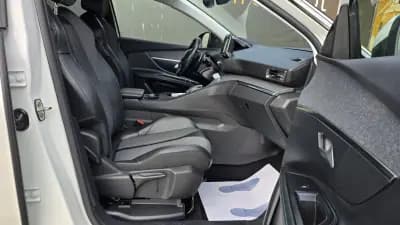 Vendo Peugeot 3008 2021 - 21750 EUR, 48400 km - AUTO.MOTO.pt
