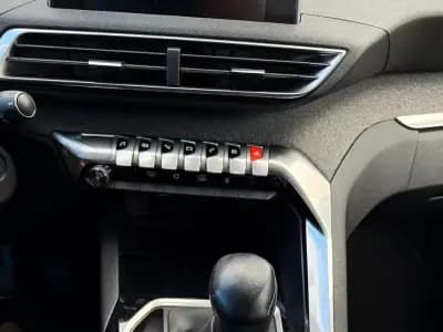 Sell Peugeot 3008 2018 - 17900 EUR, 78000 km - AUTO.MOTO.pt