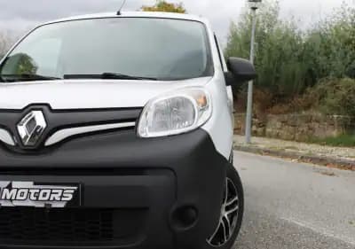 Vendo Renault Kangoo 2019 - 11900 EUR, 135000 km - AUTO.MOTO.pt